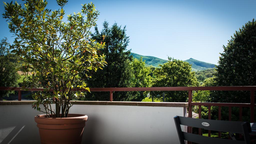 Logis Hotel Ur-Hegian Aïnhoa Εξωτερικό φωτογραφία